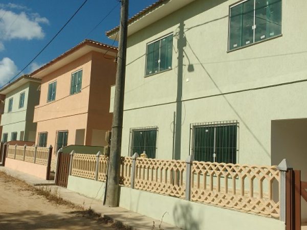 Casa nova com quintal por R$120 mil! Casa sobrado nova por 110 mil! Posse