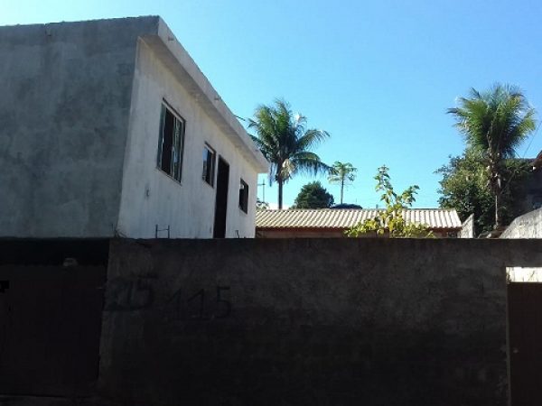 Kitinete independente com garagem e Terreno de 85 m² – 59 Mil Jardim Patrícia – Rio das Ostras