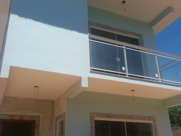 Grande oportunidade! Duplex com 2 quartos, 2 suítes bem localizado em área tranquila por 295 mil