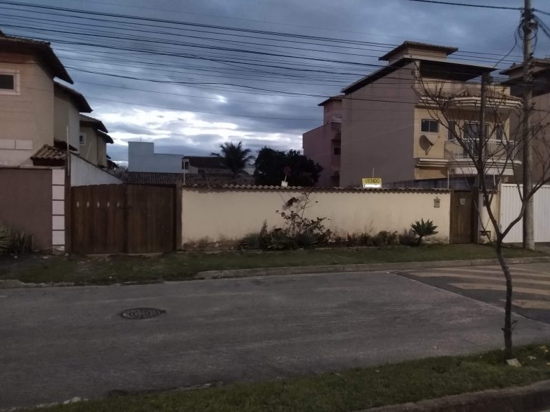 Excelente oportunidade! Terreno com piscina no Ouro Verde por apenas 345 mil