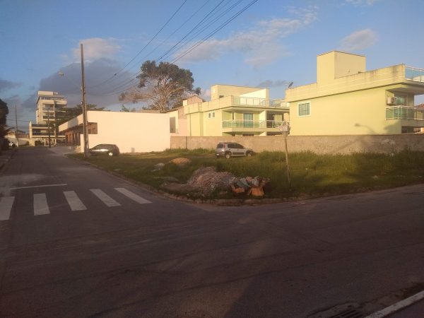 Lote de esquina em Costa Azul com 560 m² por 450 mil!!