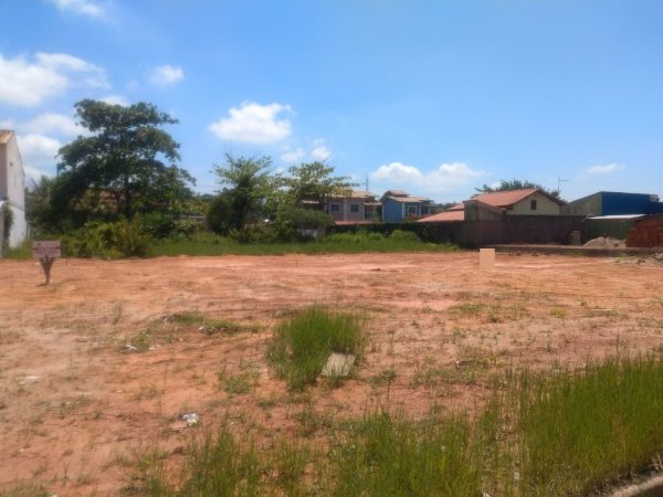 Terreno plano, grande e bem localizado por 110 mil  Rio das Ostras