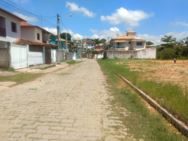 Terreno plano, grande e bem localizado por 120 mil  Rio das Ostras