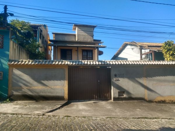 Excelente casa duplex no bairro Peroba! 3 quartos – 390 mil