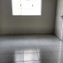 Excelente casa tipo apartamento, térrea, com 2 quartos, garagem coberta, perto da praia e comércio por 155 mil!!!