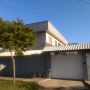 Excelente casa tipo apartamento, térrea, com 2 quartos, garagem coberta, perto da praia e comércio por 155 mil!!!