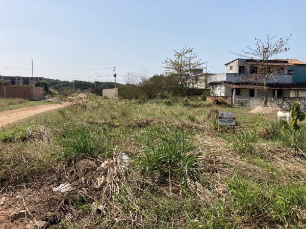 Sua chance de investir! Terreno de esquina, 510m² em Verdes Mares por 180 mil