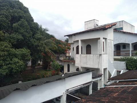 Ótima oportunidade! 2 Lotes de esquina   escriturados e com duas casas construídas próximos ao centr