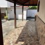 Oportunidade para investir ou residir a passos da Av Amaral Peixoto, Jardim Campomar! 2 casas mais 1 kitnet por 525 mil