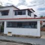 Oportunidade para investir ou residir a passos da Av Amaral Peixoto, Jardim Campomar! 2 casas mais 1 kitnet por 525 mil