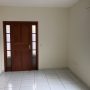 Pertinho da pista e av principal de Costa Azul! Duplex com 3 quartos (2 suítes) por 600 mil!!