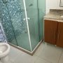 Pertinho da pista e av principal de Costa Azul! Duplex com 3 quartos (2 suítes) por 600 mil!!