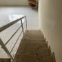Pertinho da pista e av principal de Costa Azul! Duplex com 3 quartos (2 suítes) por 600 mil!!