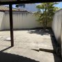 Casa térrea, de esquina, com quintal e garagem coberta por 230 mil a vista!!