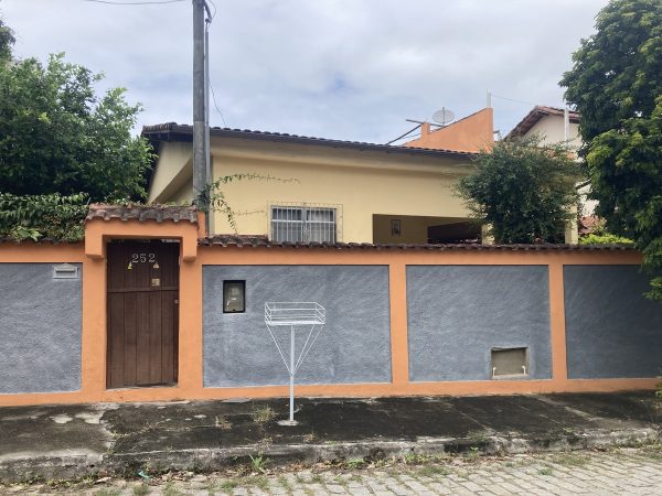 Duas casas lineares num lote de 360 m² por 398 mil!! Bairro Casa Grande! Pertinho do Centro!