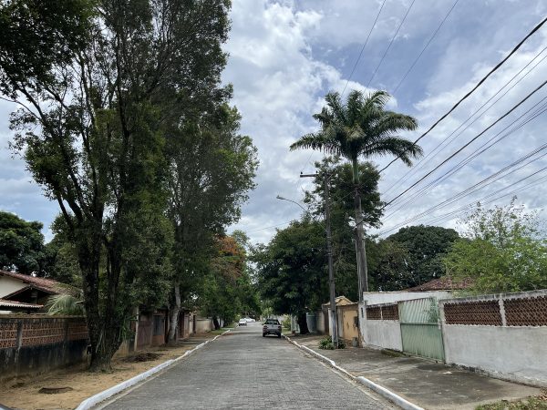 Chance!! Ótima casa térrea com quintal e vaga coberta!! Cantinho do Mar por 380 mil!!