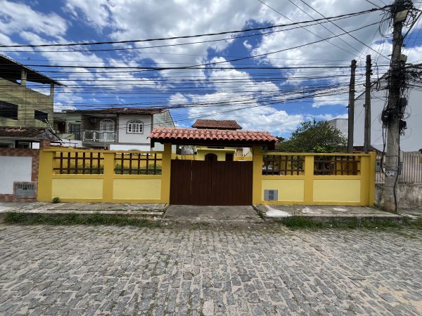 Ótima oportunidade para residir ou investir!! Linda casa independente pertinho do Centro por 280 mil!!