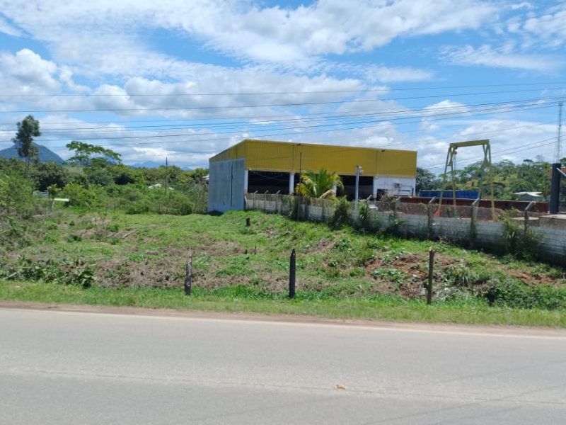 Oportunidade para residir ou investir!! 1200 m² na pista! Cantagalo por 200 mil