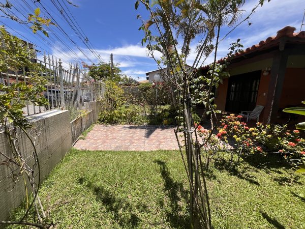 Oportunidade no Centro! Independente, térrea e com 3 quartos! 590 mil